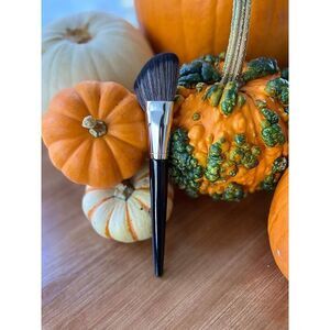 Banidy Black Angled Foundation Makeup Brush With Wooden Handle For Blending